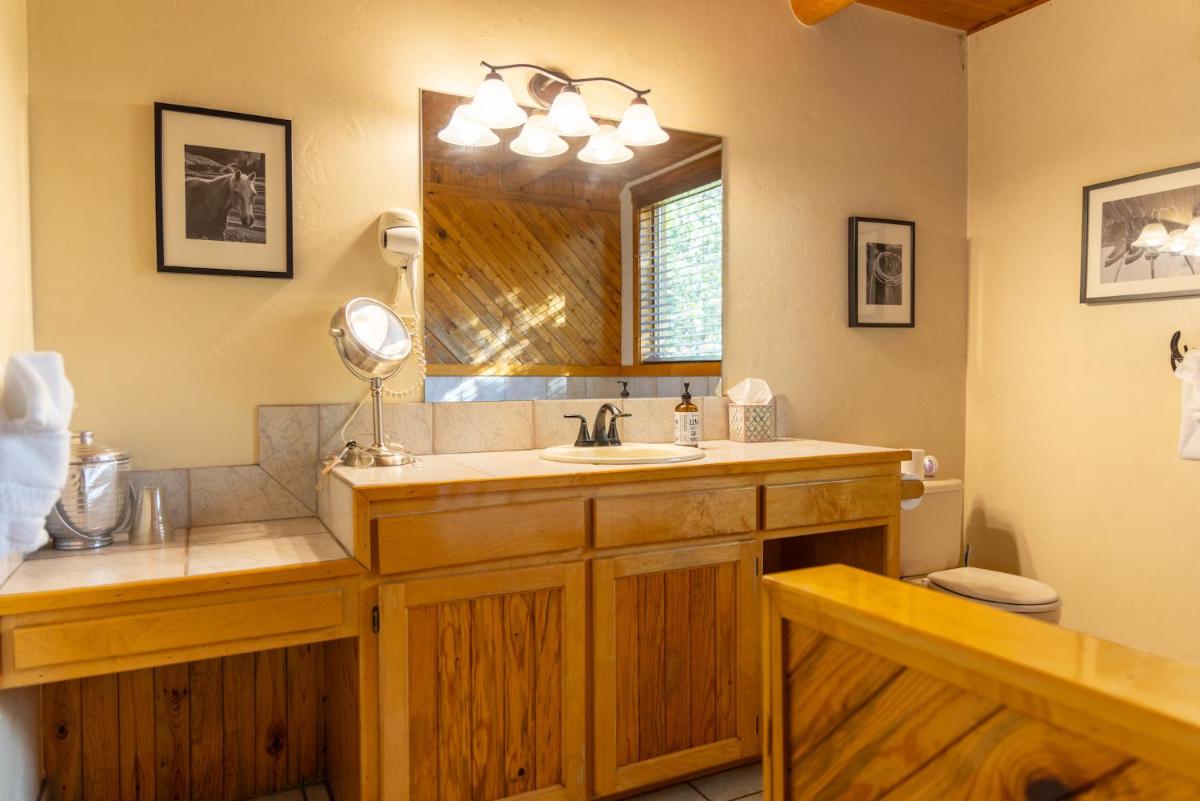 The Lindsay Lodge - Housity