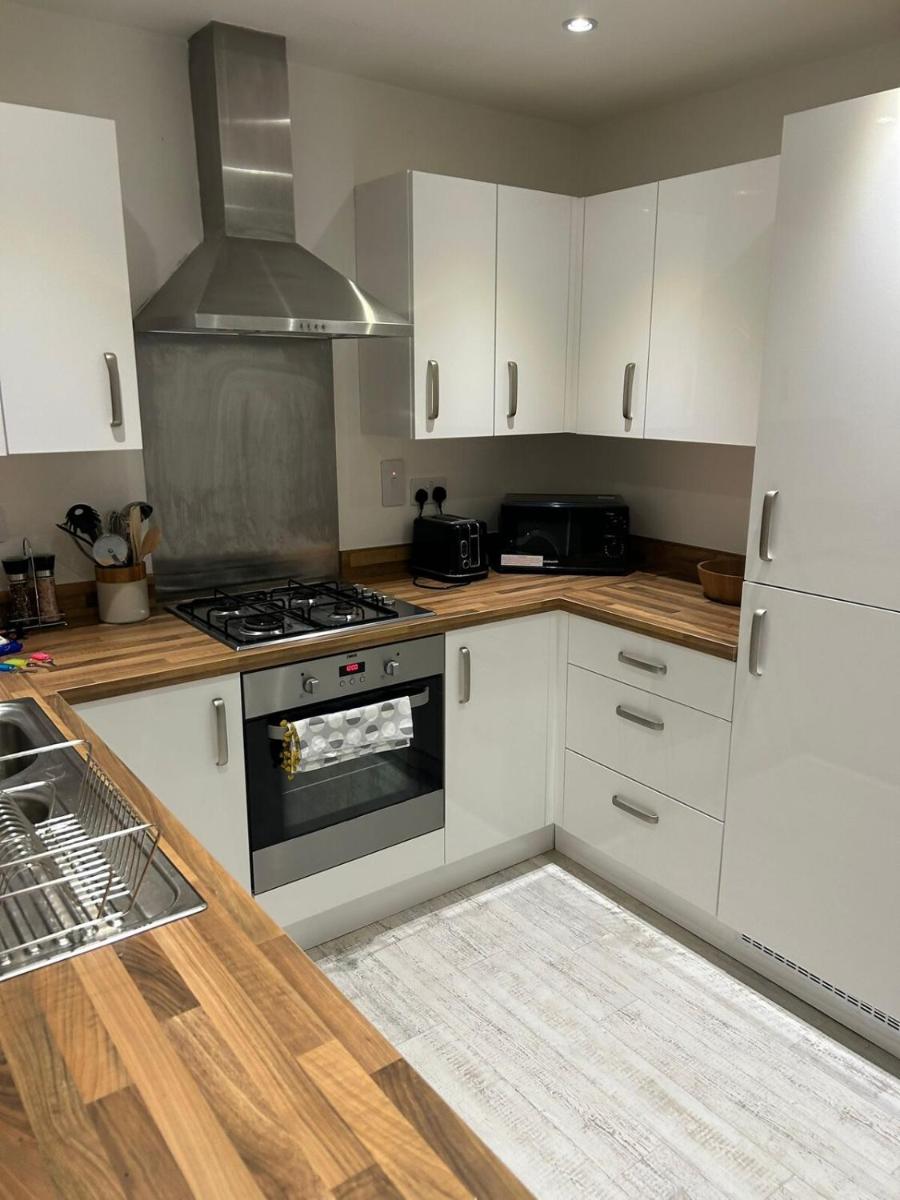 3BR House in Newton-Le-Willows - Sleeps 6 - Housity