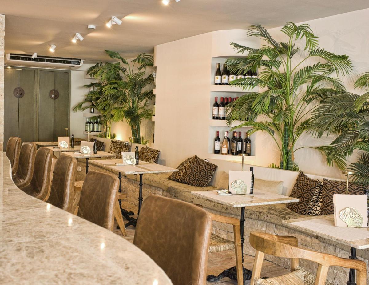 Bebidas en Comfy Studios Hotel