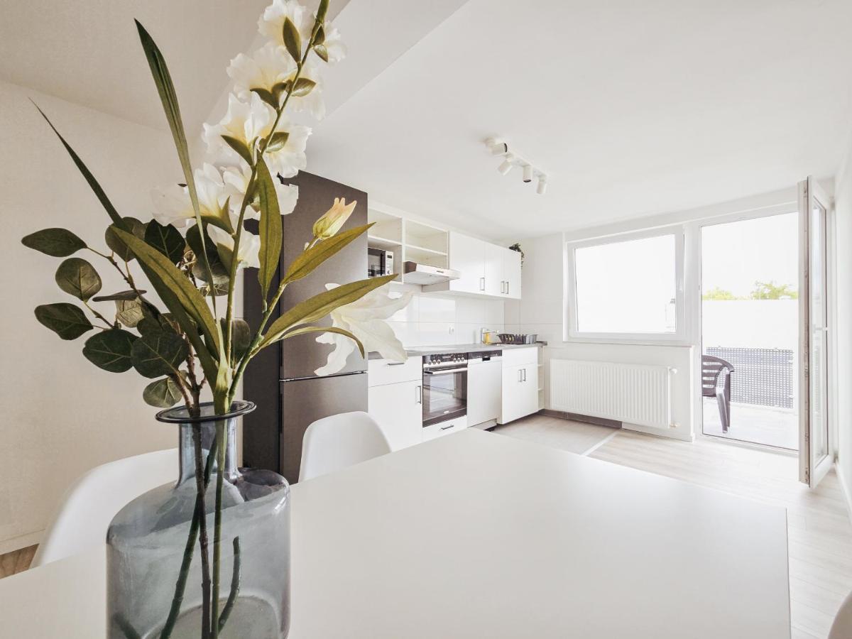 Adora Apartments - free parking - Housity