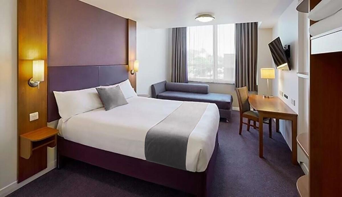 Plaza Chorley; Sure Hotel Collection by Best Western - Housity