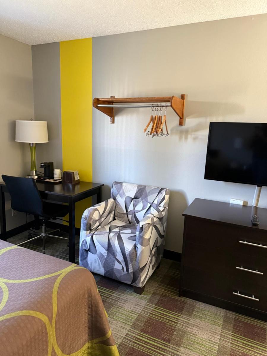 Super 8 by Wyndham Campbellsville KY - Housity