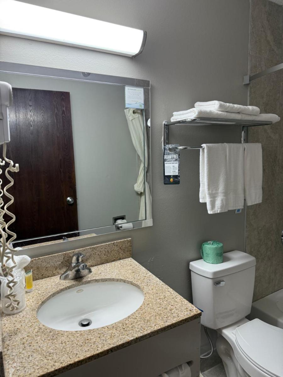 Super 8 by Wyndham Campbellsville KY - Housity