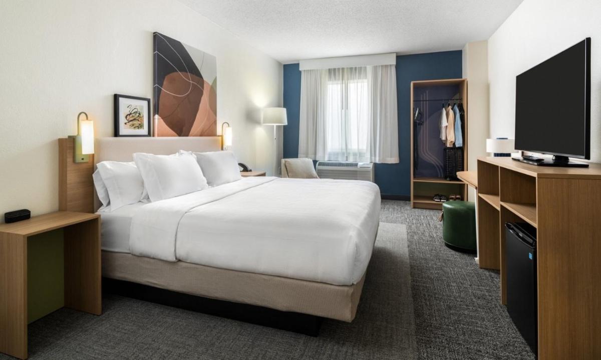 Spark by Hilton Glendive - Housity