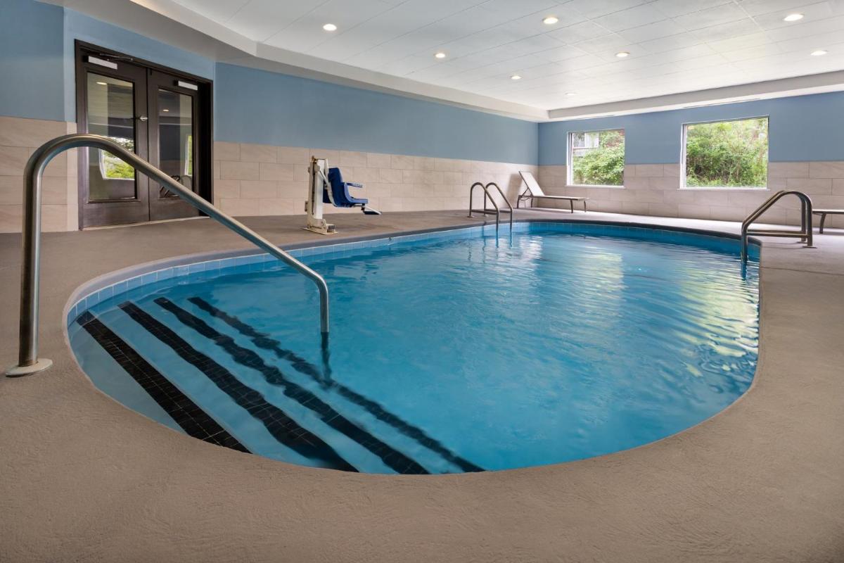 Holiday Inn Express & Suites Meriden by IHG - Housity