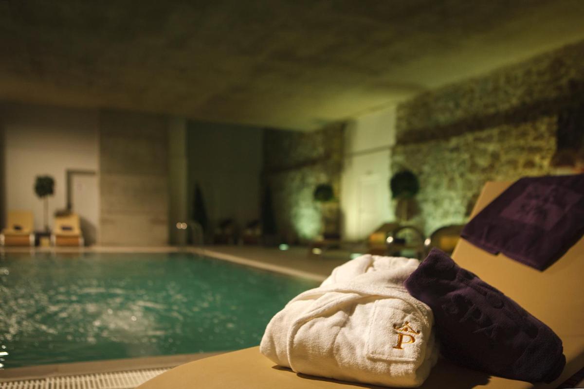 Piscina en o cerca de Parador de La Granja