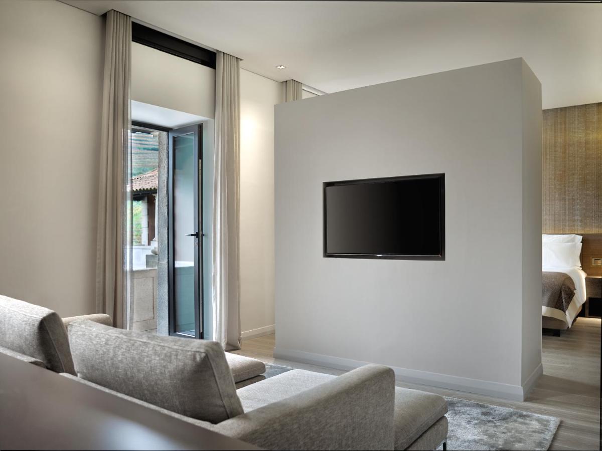 Uma televisão e/ou sistema de entretenimento em Six Senses Douro Valley