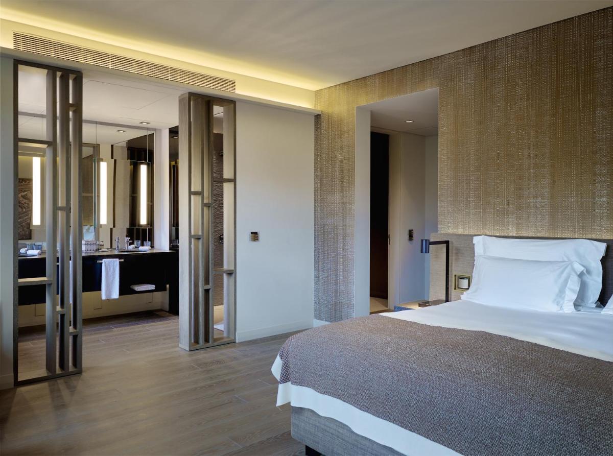 Uma cama ou camas num quarto em Six Senses Douro Valley