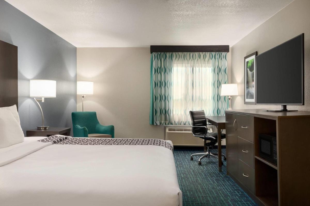 La Quinta Inn & Suites by Wyndham Peru Starved Rock St Park - Housity