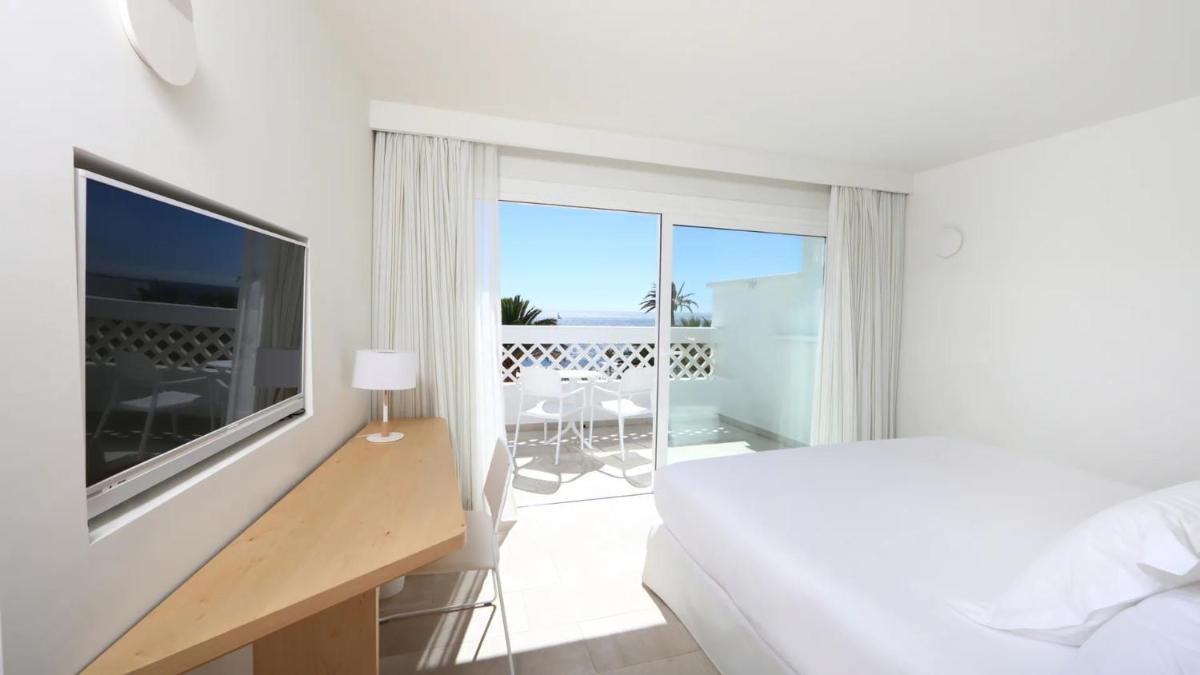 Cama o camas de una habitación en Iberostar Selection Lanzarote Park