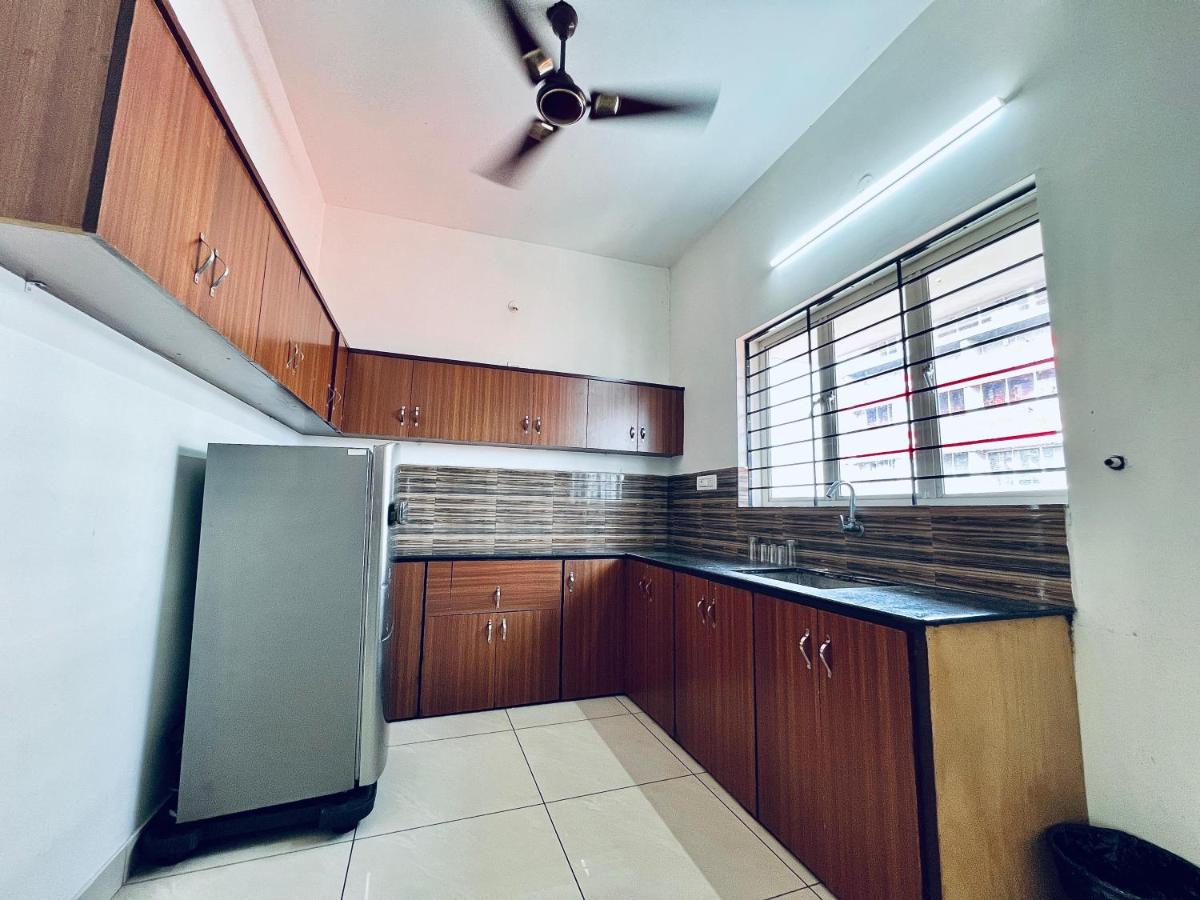 Solo Simrin Arcade Kadavanthra - Housity