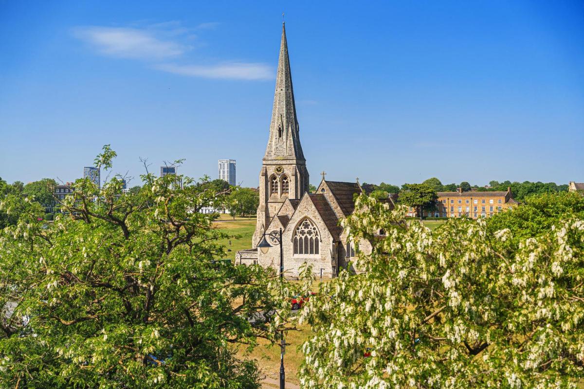 The Clarendon Hotel - Housity