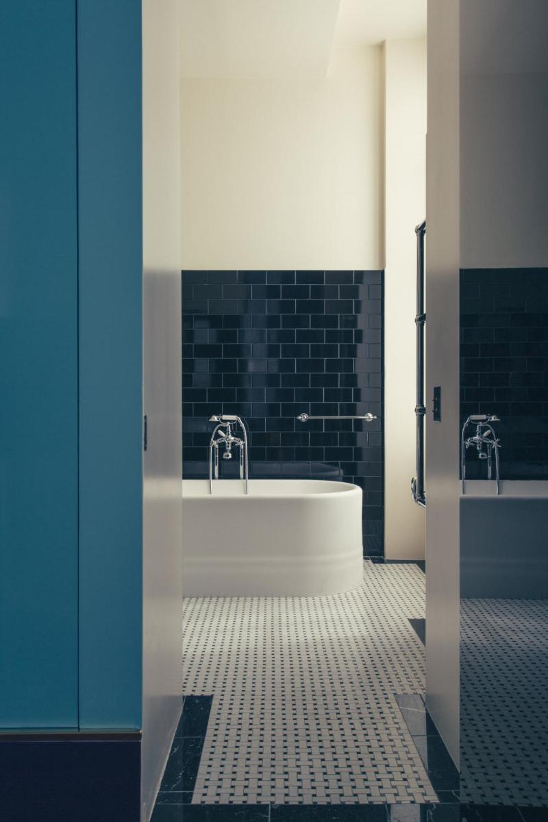 Salle de bains dans l'établissement Hôtel Saint-Marc
