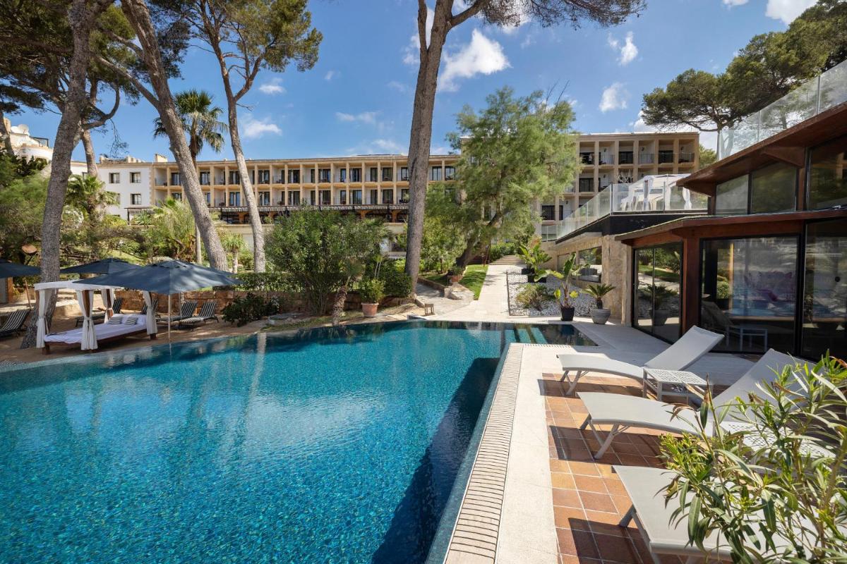 Piscina en o cerca de Secrets Mallorca Villamil Resort & Spa - Adults Only (+18)
