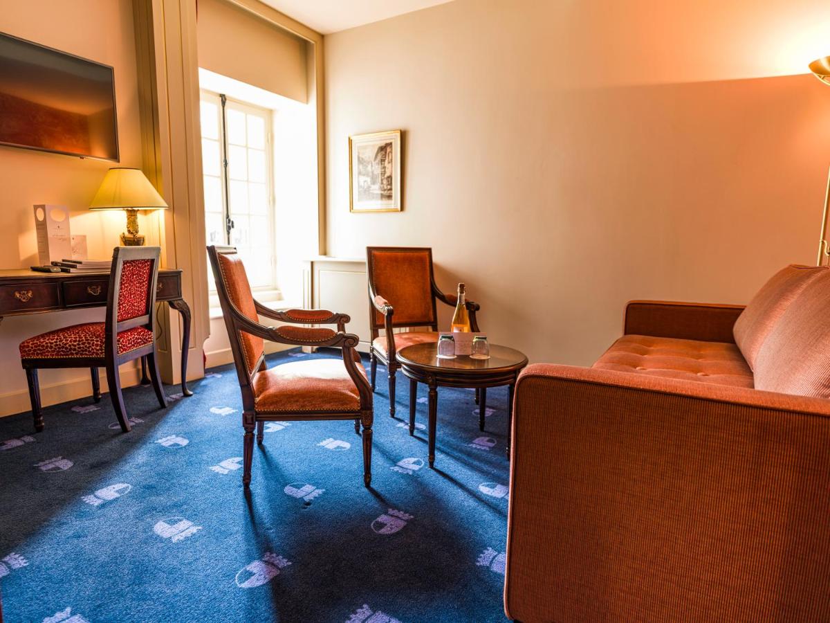 Coin salon dans l'établissement Chateau d'Audrieu
