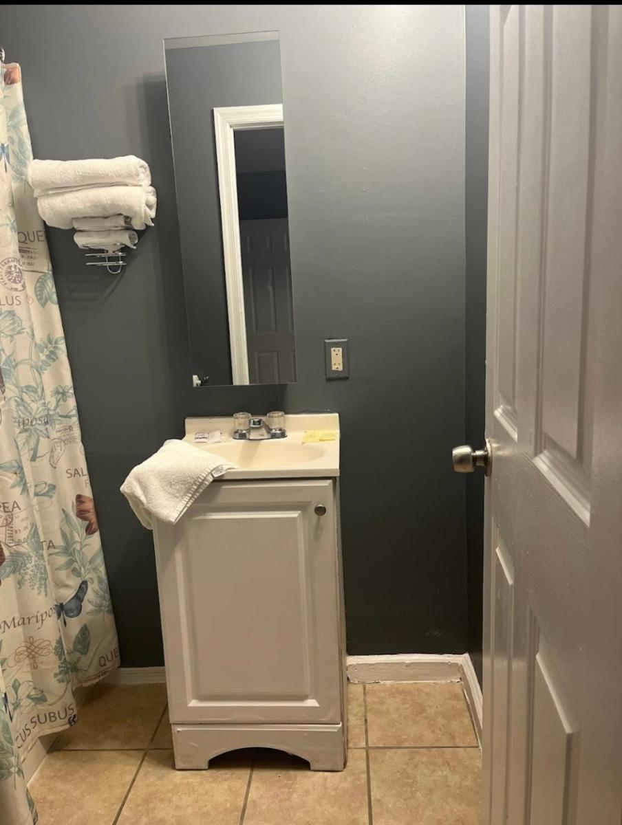 Golden Luck Motel - Housity