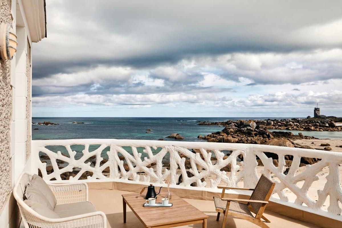 Vue générale sur la mer ou vue sur la mer prise depuis l'hôtel