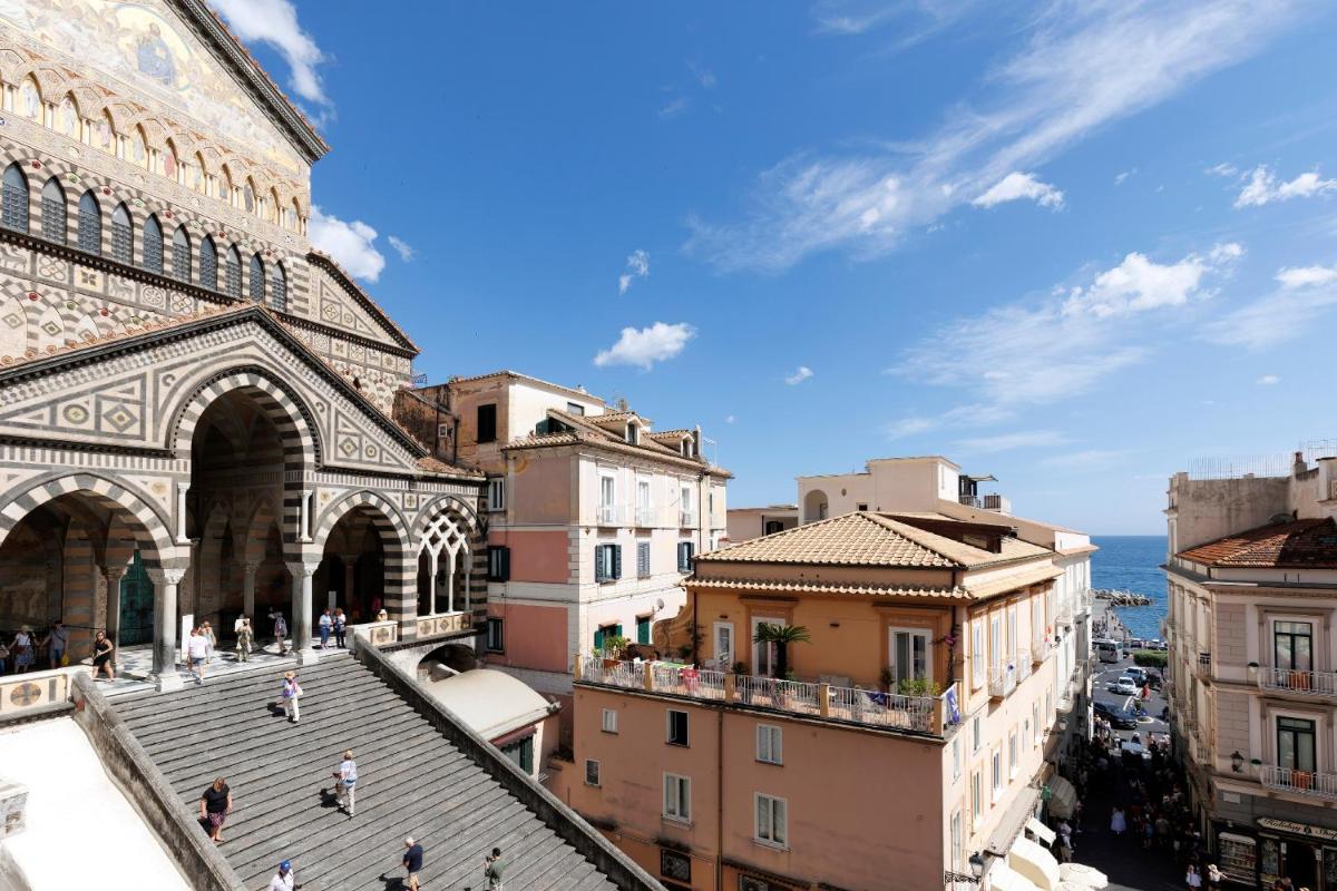 D'Amalfi Hospitality - Housity