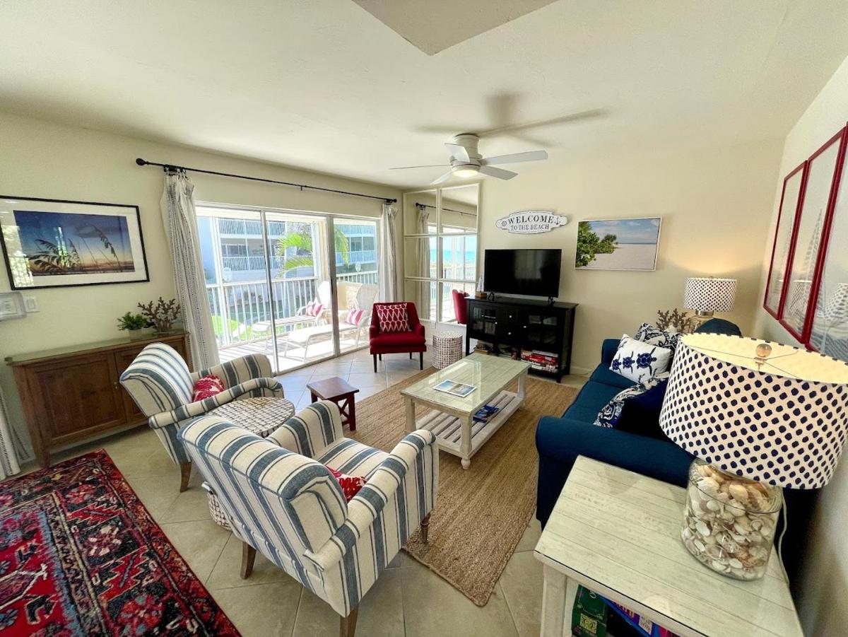 Sanibel Siesta on the Beach - Housity