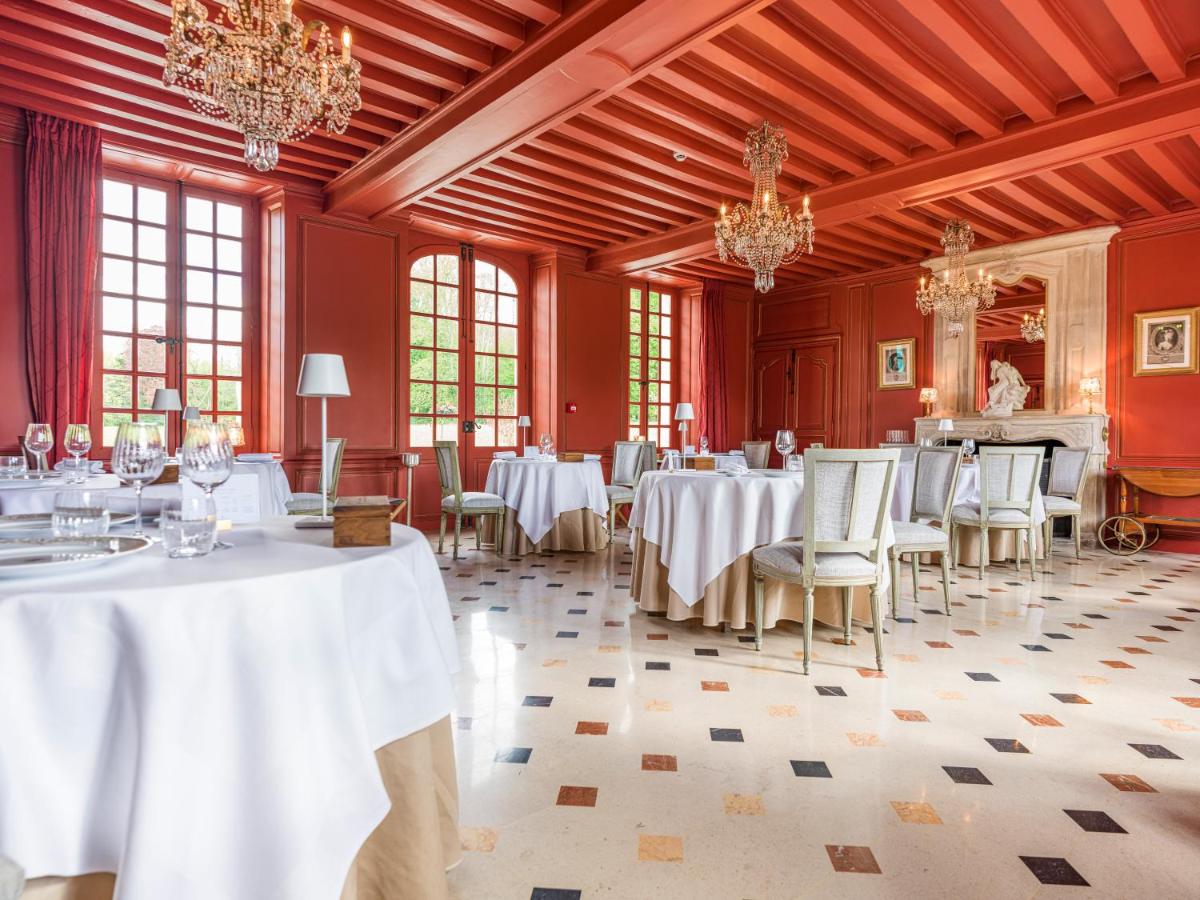 Restaurant ou autre lieu de restauration dans l'établissement Chateau d'Audrieu