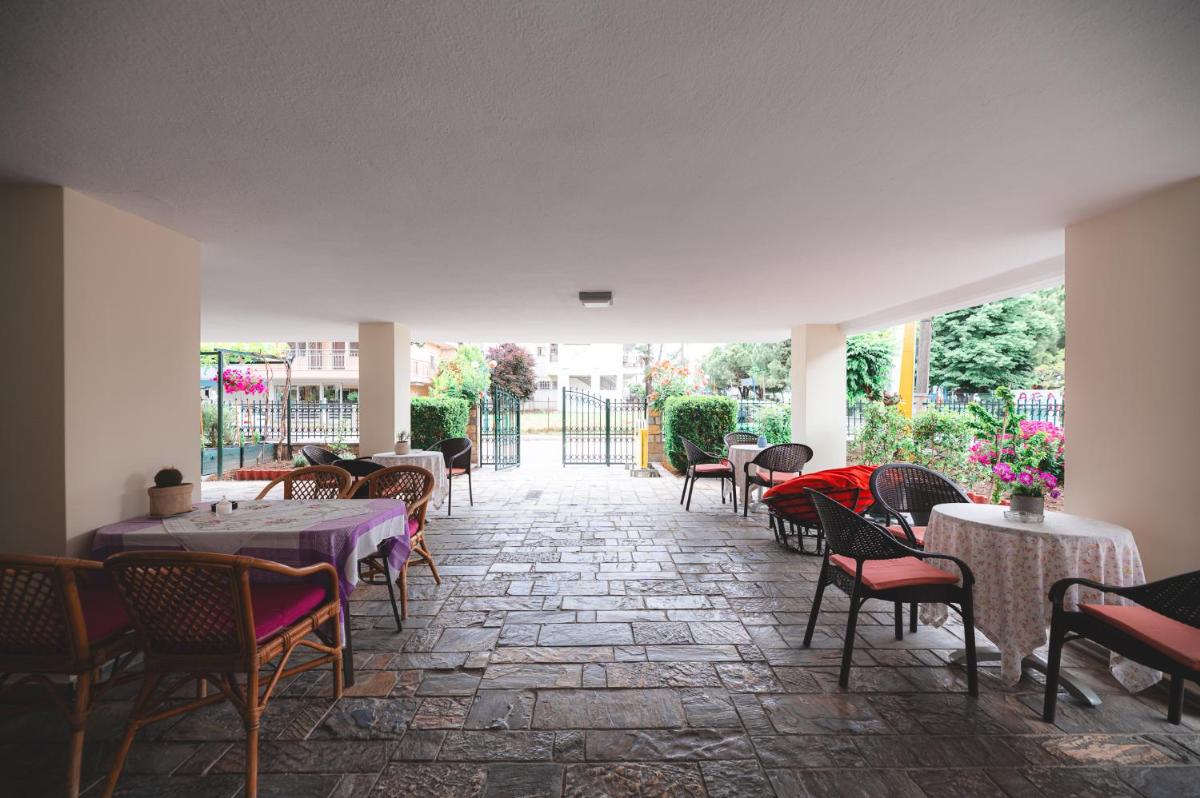 Ikaros Apartments - Housity