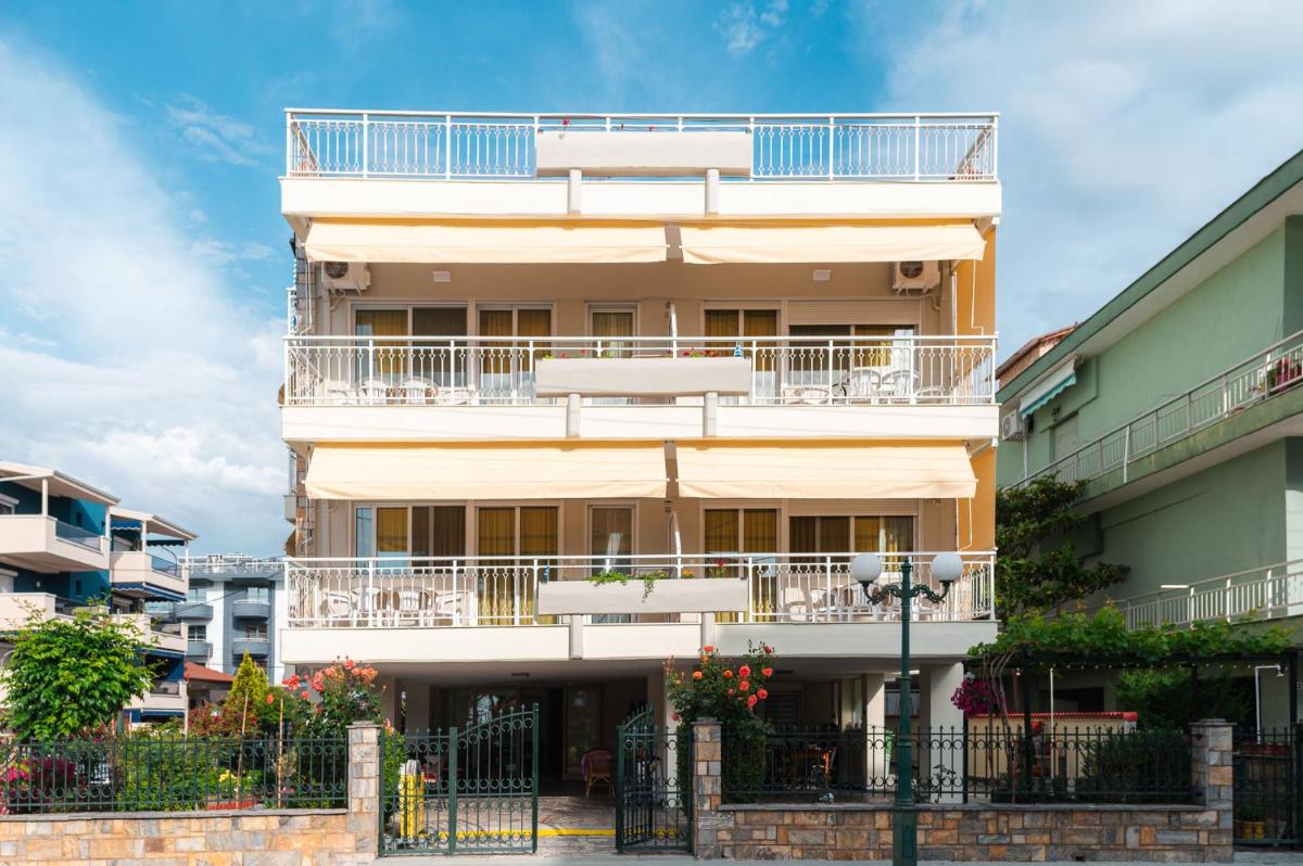 Ikaros Apartments - Housity