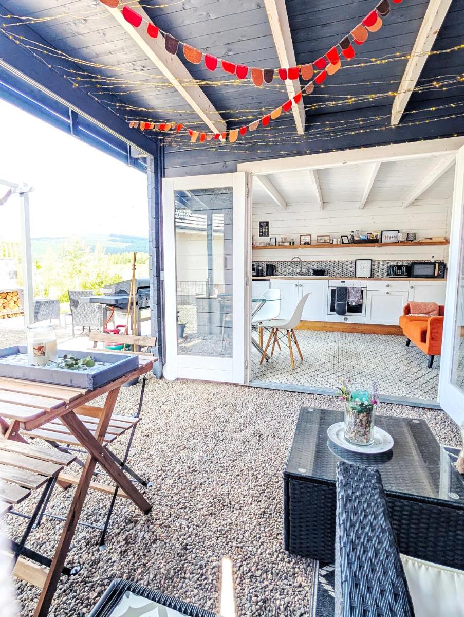 The Wee Stay - Private Countryside Escape - Pre-heated Hot Tub - Housity