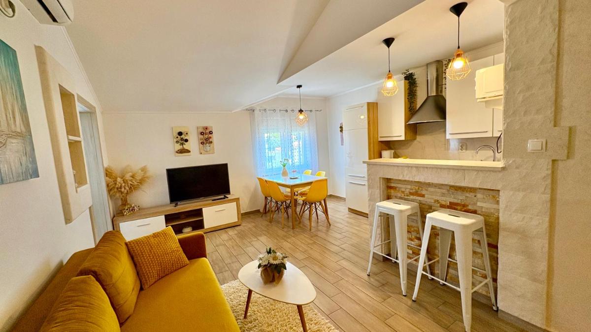 Apartments Aurora - Hizvo