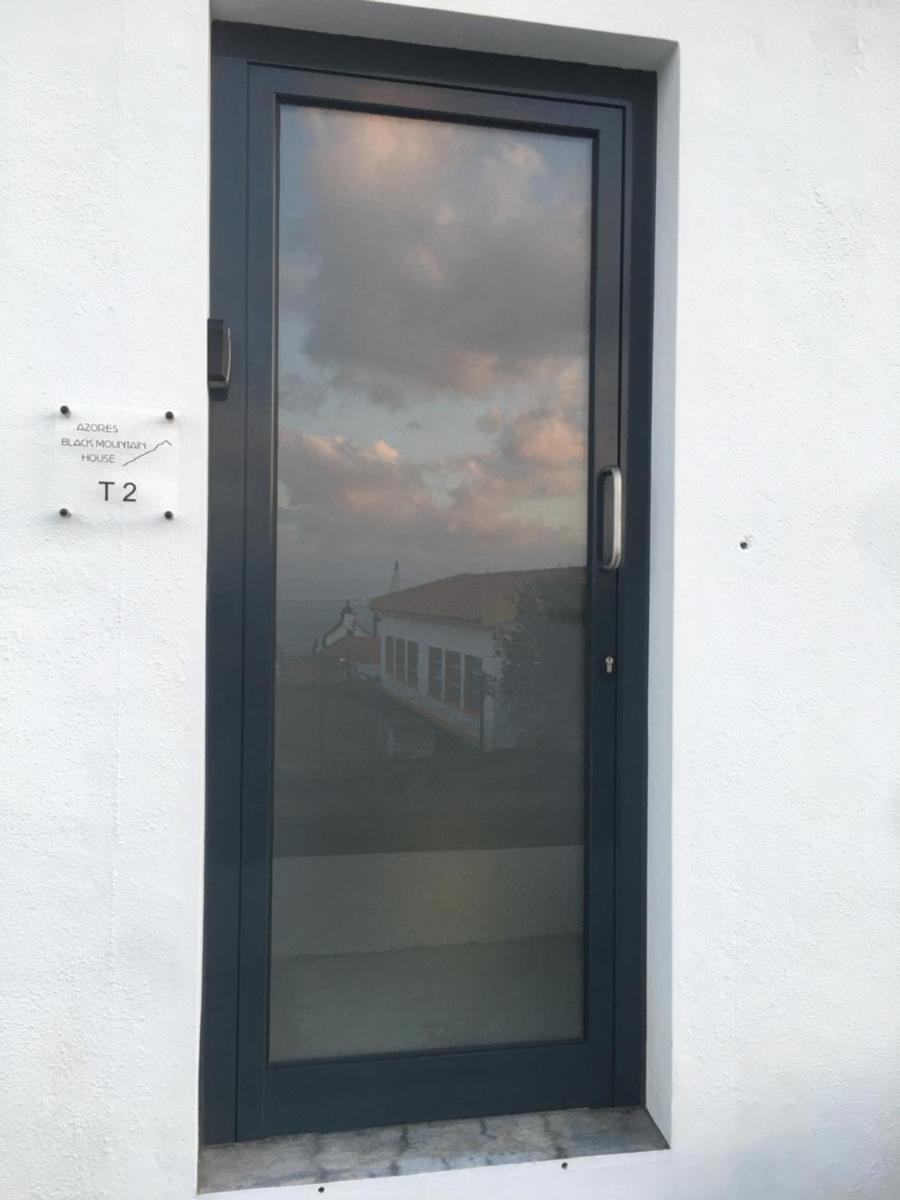 Azores Black Mountain House, Estúdio e T2 Ilha do Pico - Housity