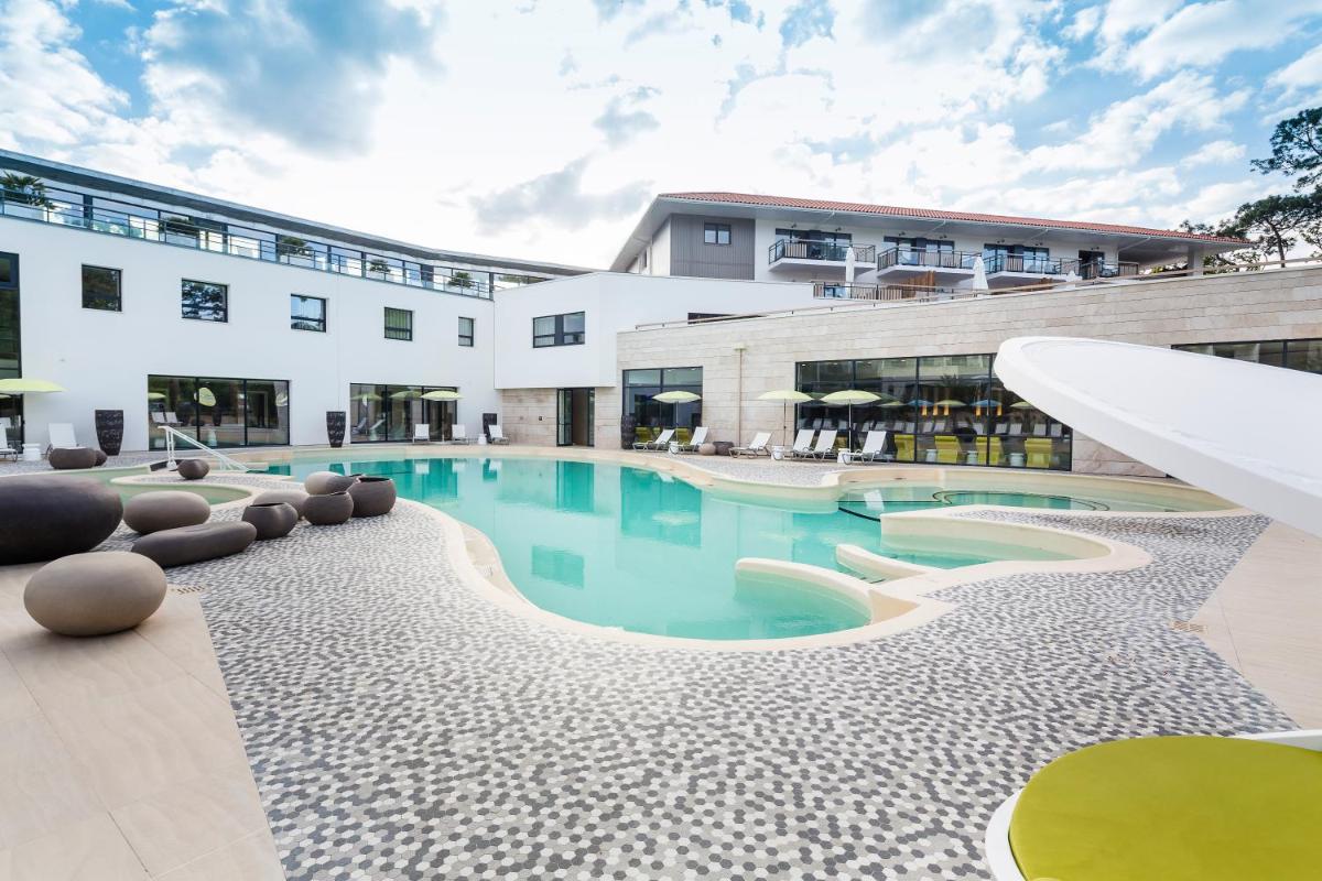 Piscine de l'établissement Thalazur Arcachon ou située à proximité