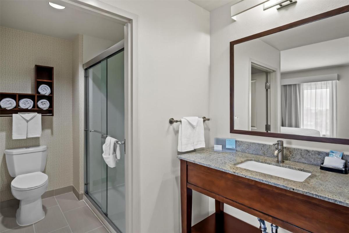 Hampton Inn and Suites Trophy Club - Fort Worth North - Housity