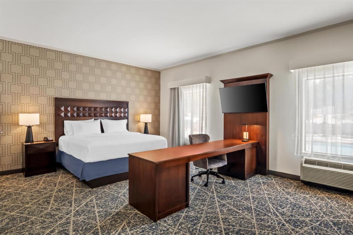 Hampton Inn and Suites Trophy Club - Fort Worth North - Housity