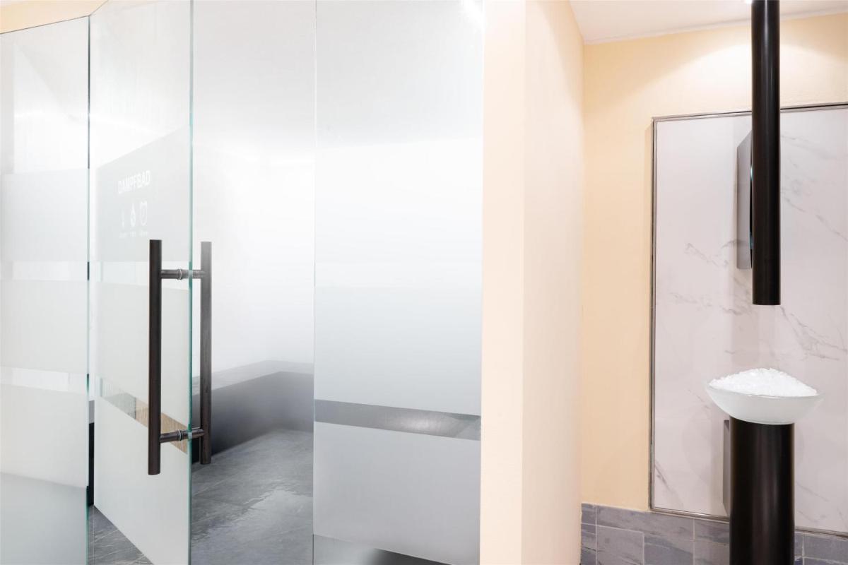 Ein Badezimmer in der Unterkunft Hilton Berlin