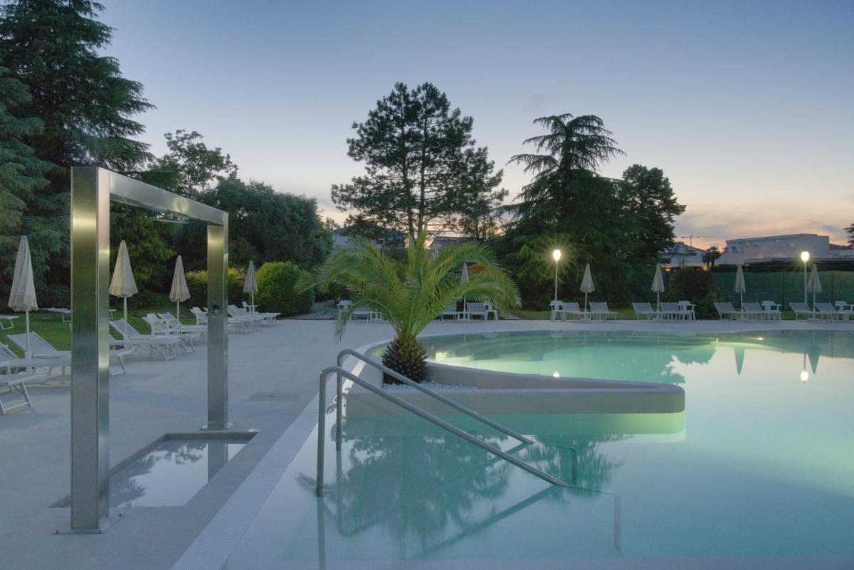 Hotel Des Bains Terme - Housity