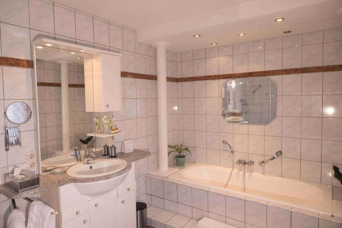Hotel Restaurant Breitenbacher Hof - Housity