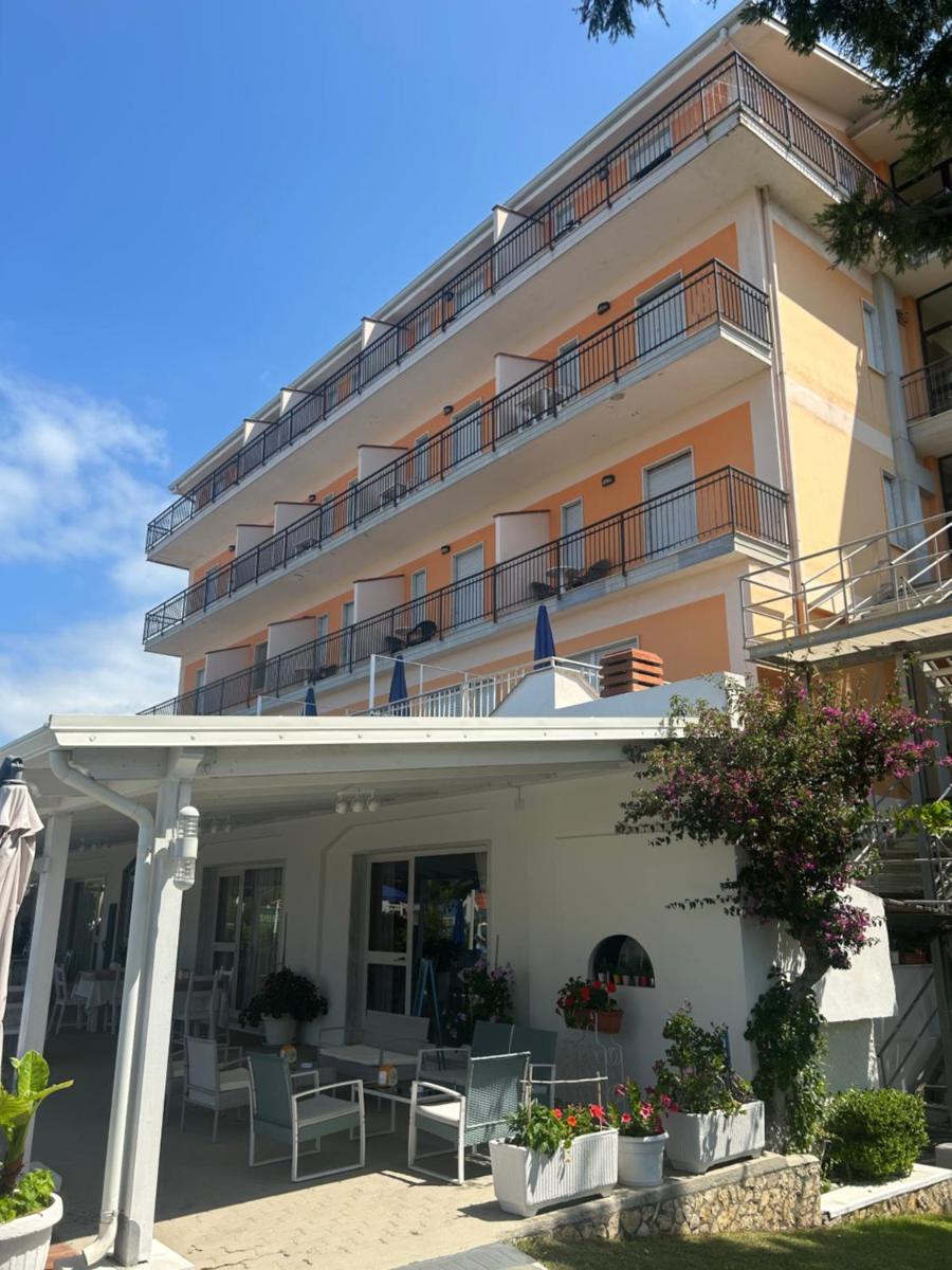 Hotel Ristorante Santa Maria - Housity