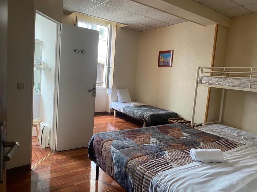 Hotel Du Commerce - Housity