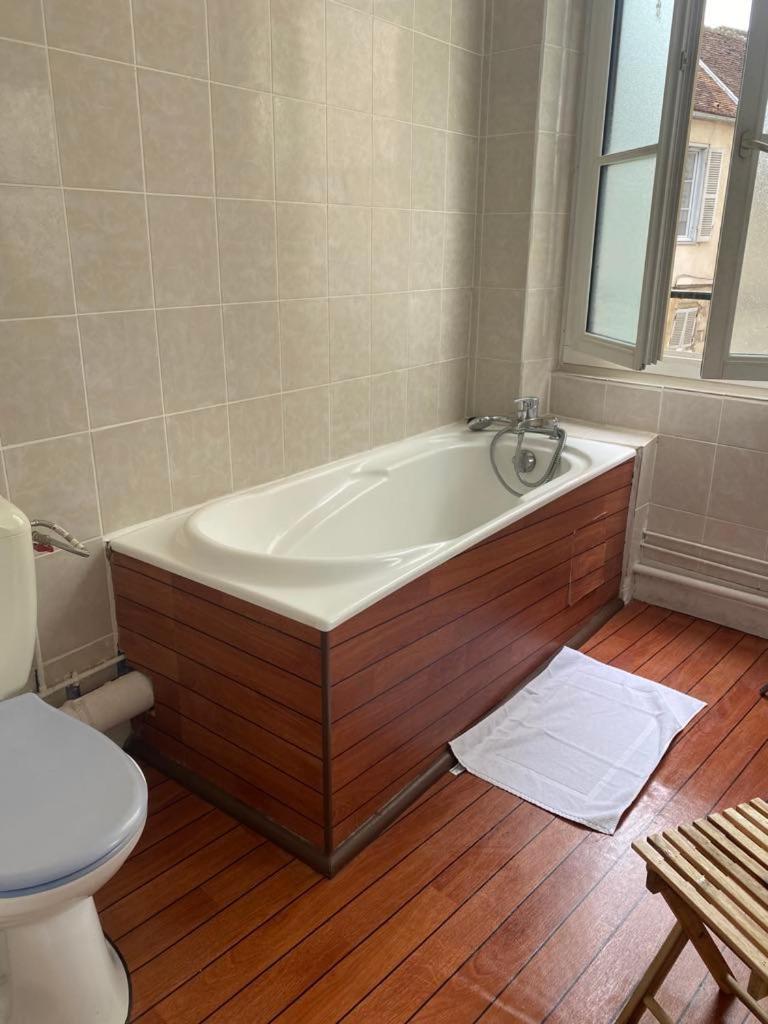 Hotel Du Commerce - Housity
