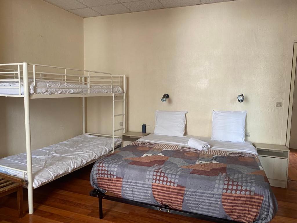 Hotel Du Commerce - Housity