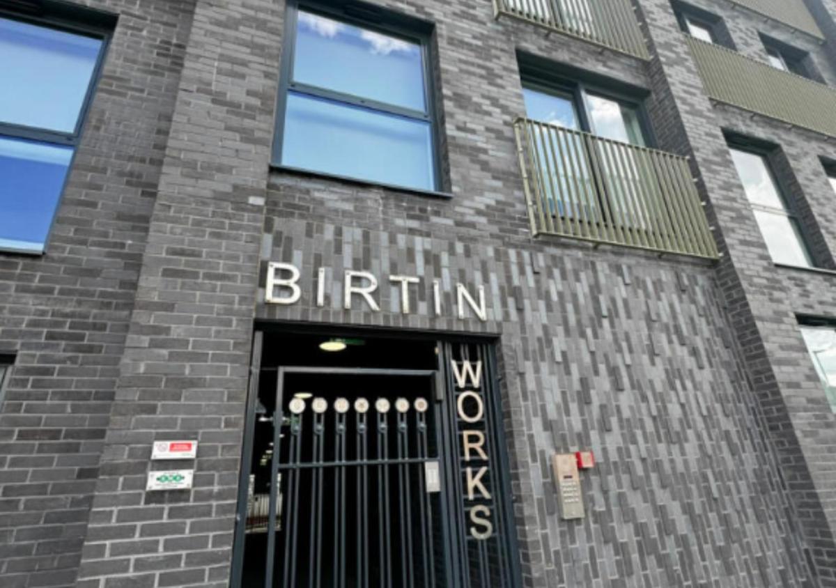 Stylish 1Bed Apartment in Sheffield CC - Hizvo