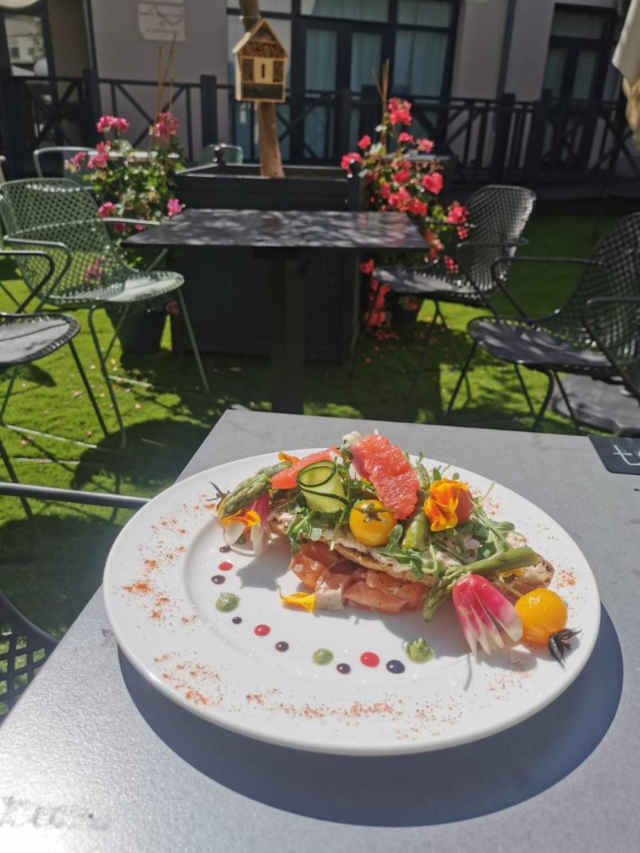 Nourriture dans l'hôtel ou à proximité
