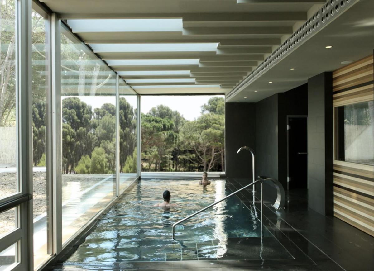 Piscina en o cerca de Hostal Empúries