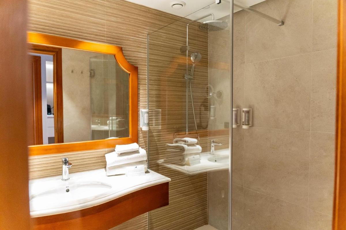 Un baño de La Quinta Menorca by PortBlue Boutique - Adults Only