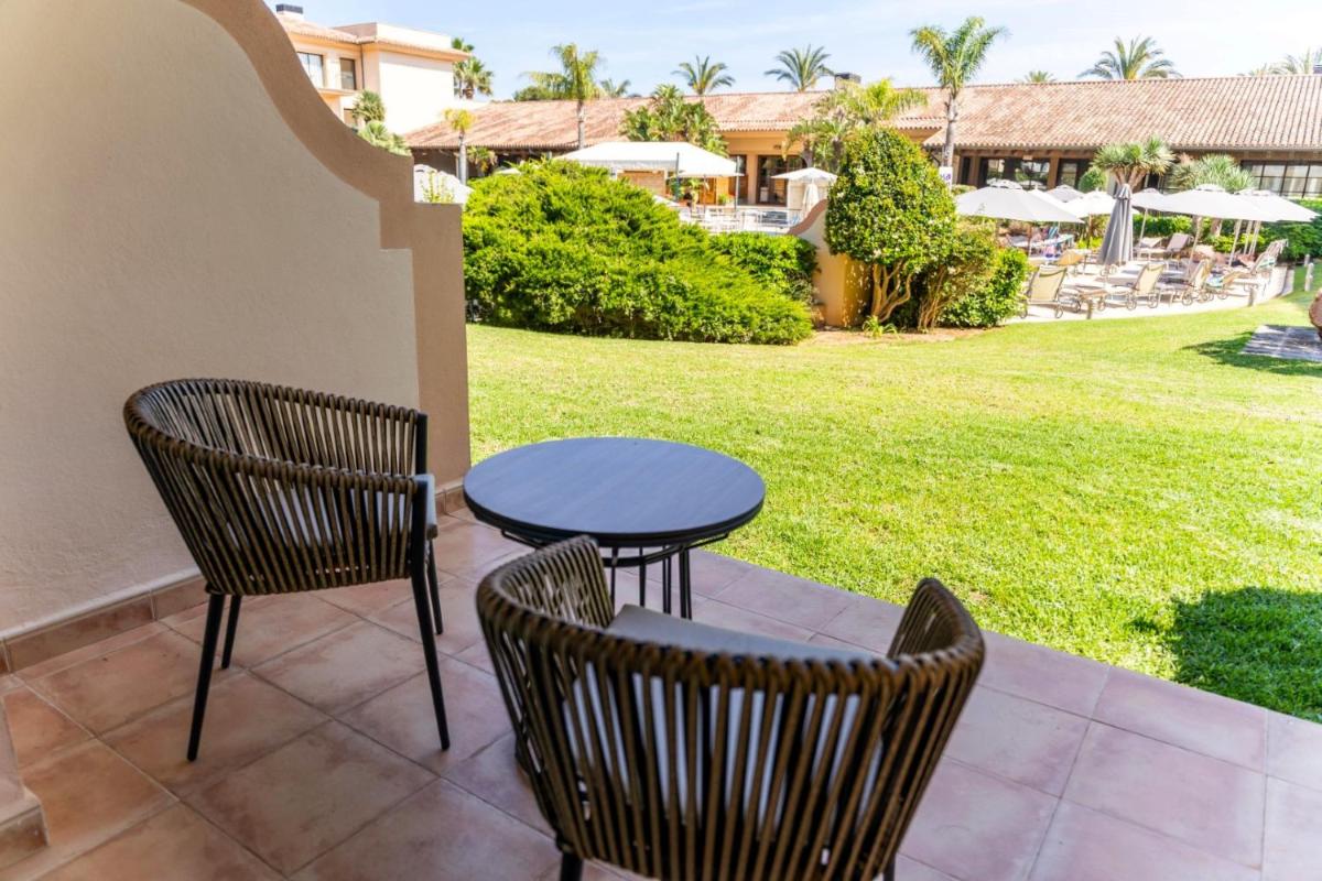 Jardín al aire libre en La Quinta Menorca by PortBlue Boutique - Adults Only
