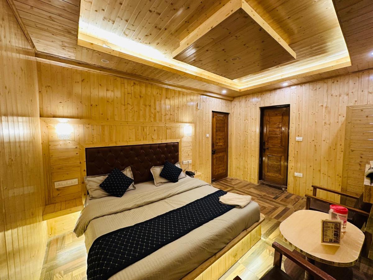 Hotel Himalayan Reverb #nearmallroad #primelocation - Hizvo