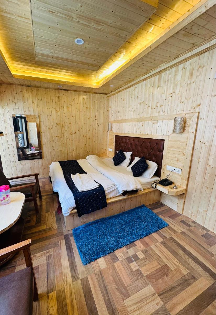 Hotel Himalayan Reverb #nearmallroad #primelocation - Hizvo