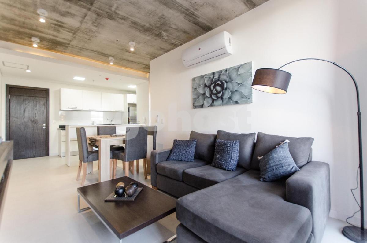 Apartment located steps from Shopping del Sol - Hizvo
