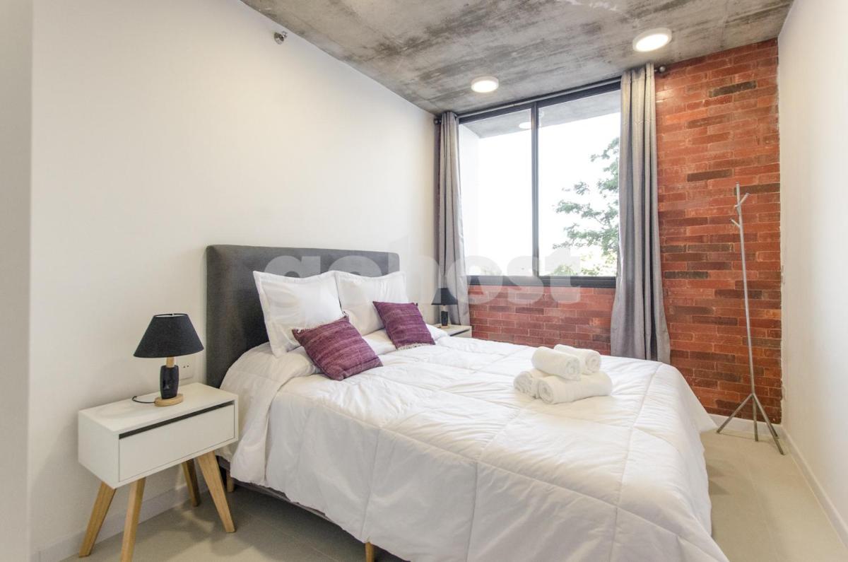 Apartment located steps from Shopping del Sol - Hizvo