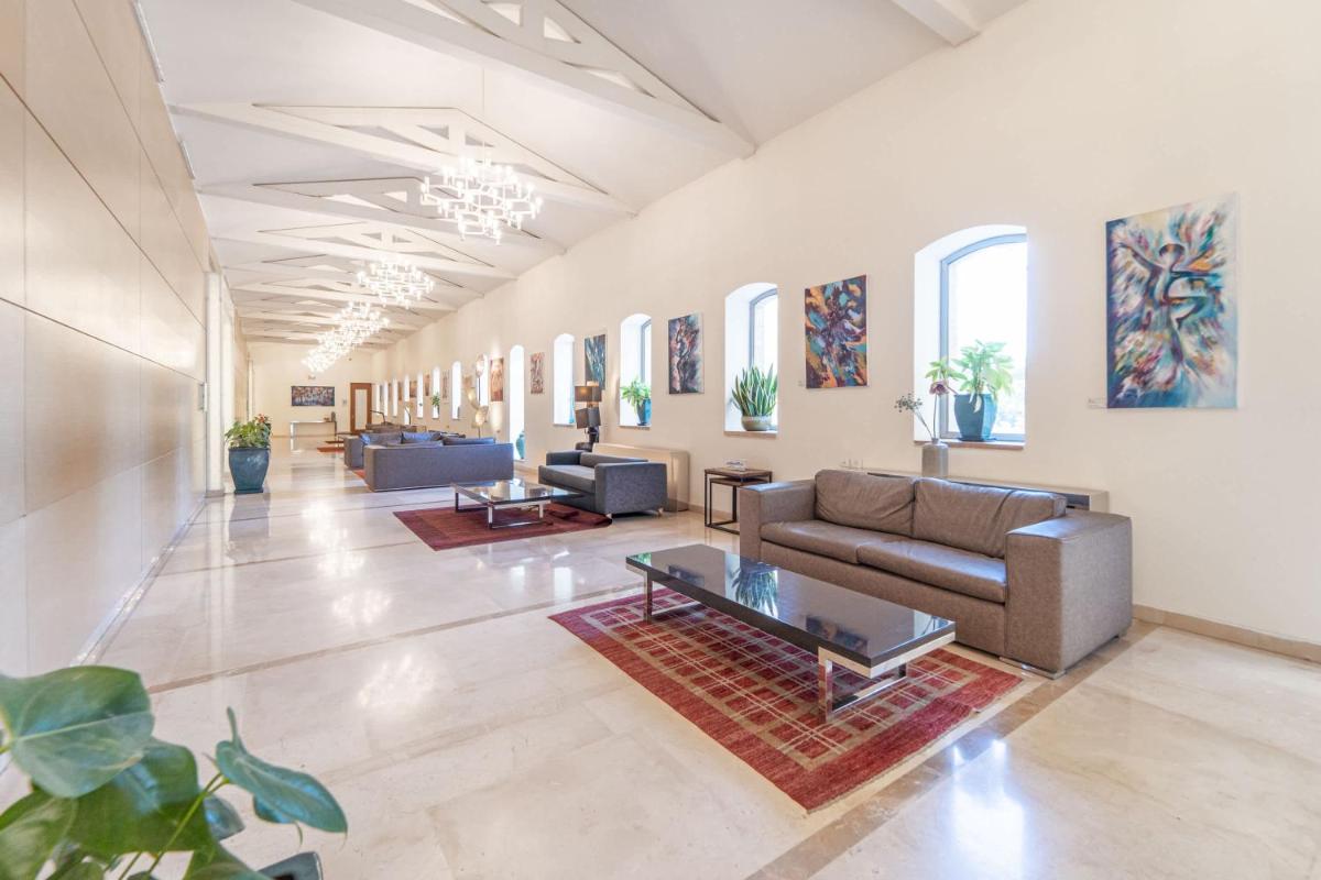 King David Residence Luxury 4 BD/Pool/Gym/Parking - Housity