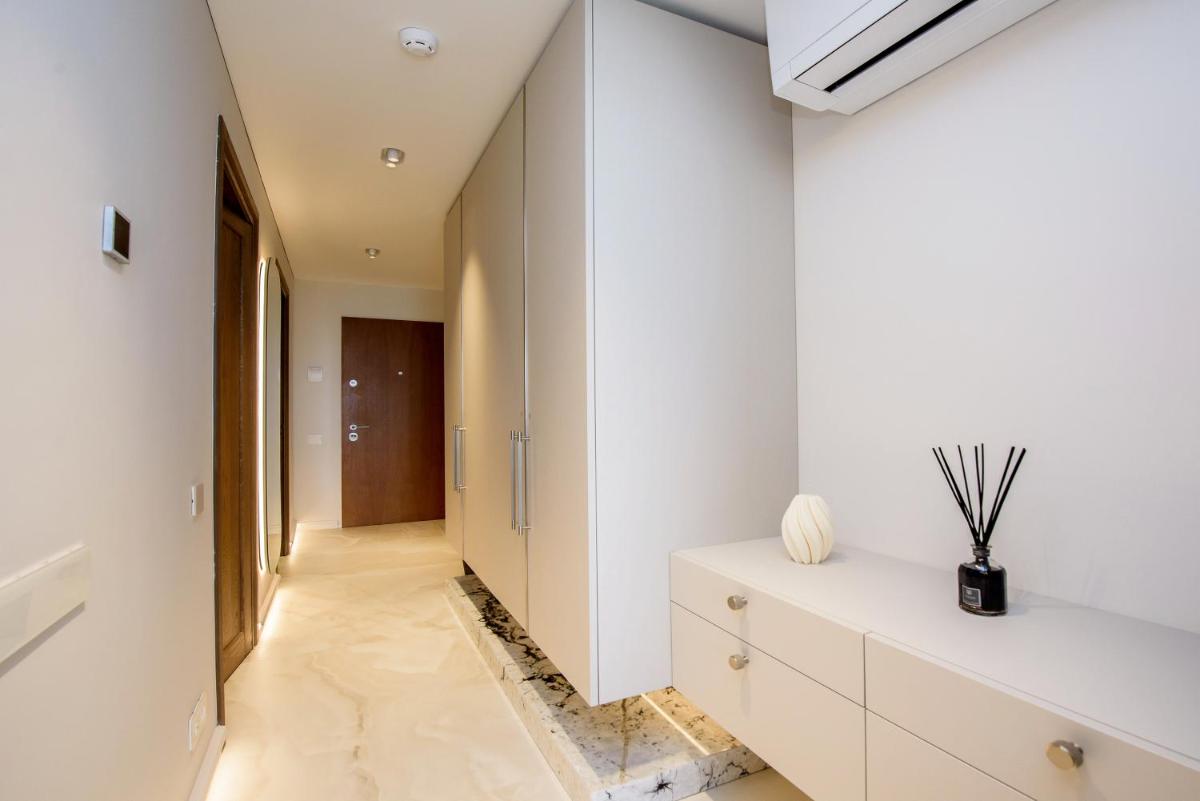 Playa Miraflores Luxury Beachfront Apartment - Housity